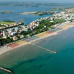 Lovely Nest With Lagoon View And Terrace In * غرادو