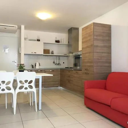 Lovely Nest With Lagoon View And Terrace In