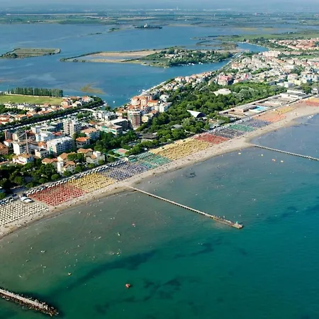 Lovely Nest With Lagoon View And Terrace In * Grado