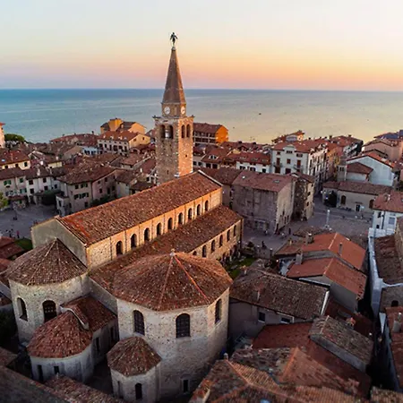 Lovely Nest With Lagoon View And Terrace In Apartment *